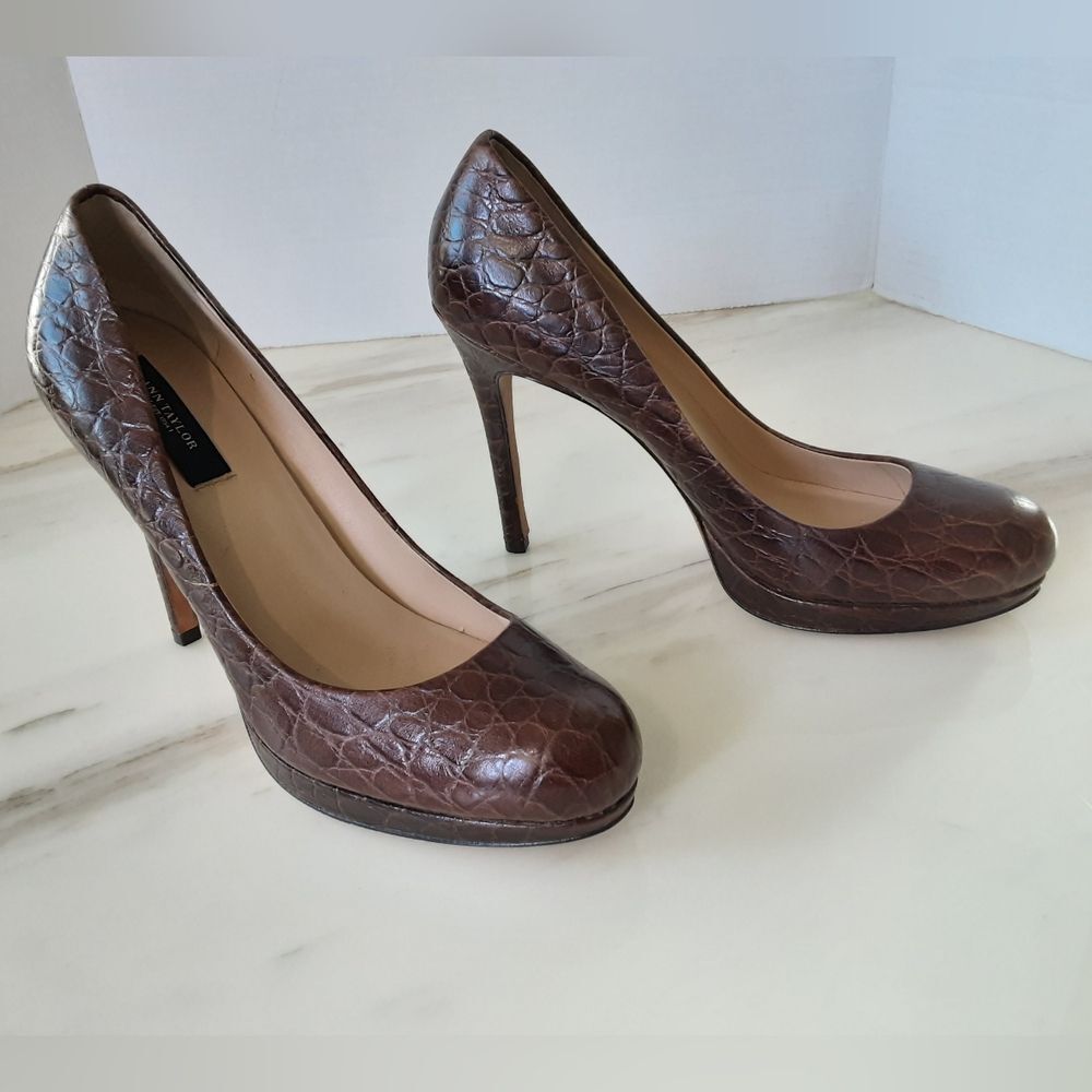 ANN TAYLOR Brown Croc Embossed Leather Platform Stilettos Sz 7.5
